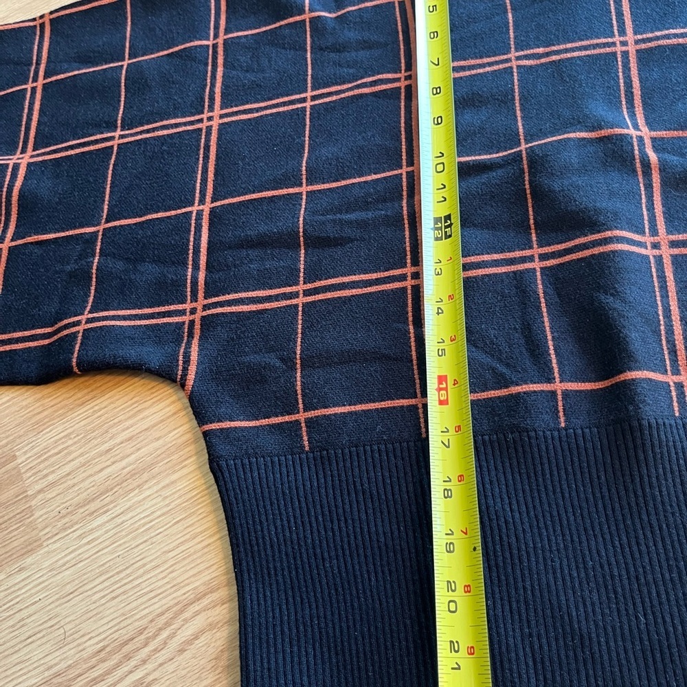 Marc New York by Andrew Marc Black Sweater with Orange Checked Lines - Picture 6 of 9